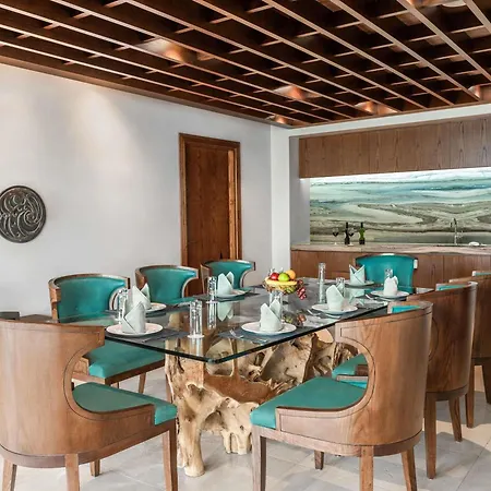 Sofitel Dubai The Palm Resort & Spa-3